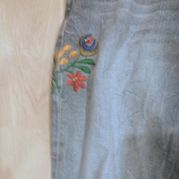 Super cute cropped jeans by  Zara - Picture 5 of 12